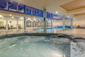 2 BDR apt with heated pool & jacuzzi